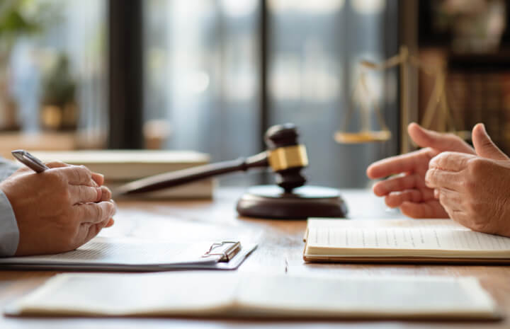 Mediation vs Arbitration